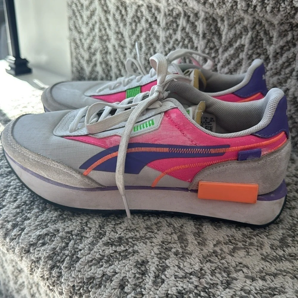 Wmns Future Rider Twofold 'White Luminous Purple Women’s size 6